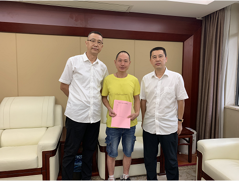 助力少年，點(diǎn)燃希望之光！